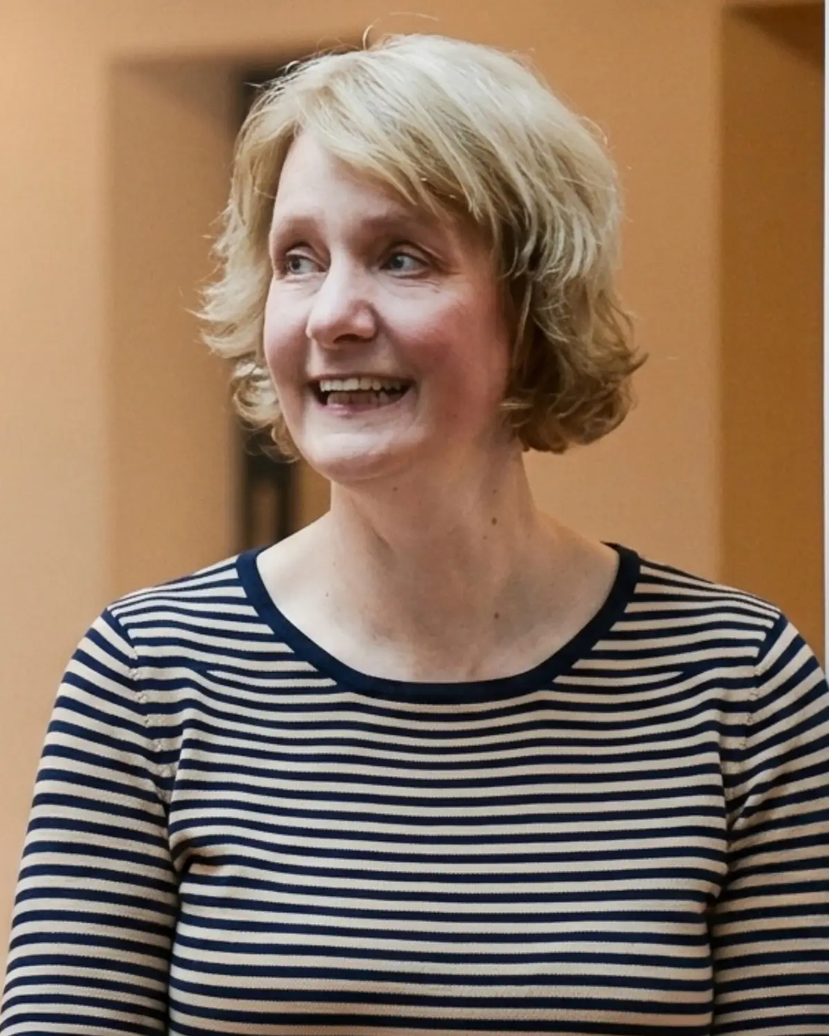 Peggy Zöllner lächelnd, Expertin für SEO und Website-Sichtbarkeit für soloselbständige Frauen